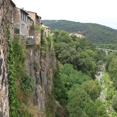 Holiday home Cinglera De Castellfollit
